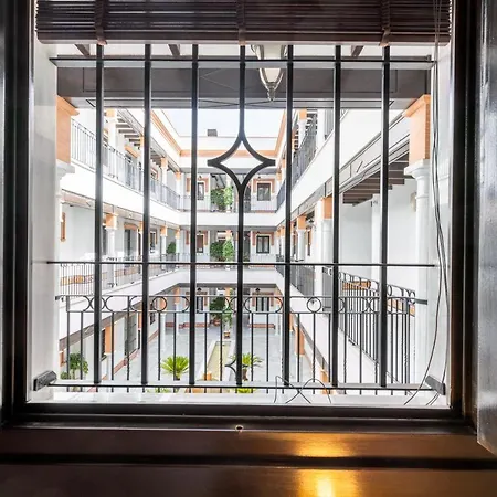 Center Of Seville! Luxury In Sevillian Manor House! Apartmán Sevilla